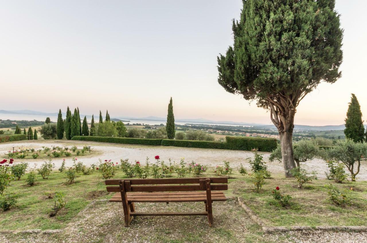 Relais Borgo Torale Hotel Passignano sul Trasimeno Luaran gambar