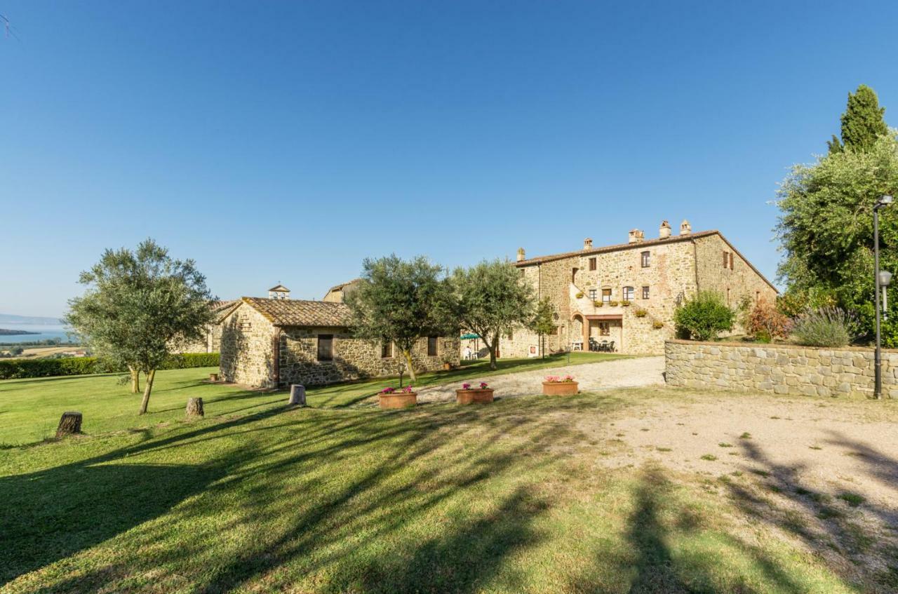 Relais Borgo Torale Hotel Passignano sul Trasimeno Luaran gambar